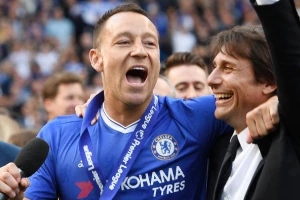 Teri čestitao rođendan - Ovo boli ako ste "pevac"