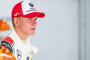 Iver ne pada daleko od klade - Mik Šumaher oduševio na testiranjima bolida F1