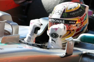 Hamilton nastavio gde je stao, Mercedes najbrži na prvom zvaničnom treningu
