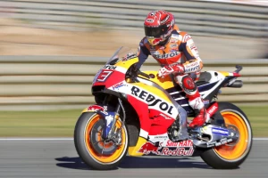 Brat Valentina Rosija menja Markeza u Repsol Hondi