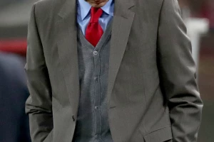 Venger sam protiv svih, ubeđuju ga da povuče poslednji potez, ni da čuje!