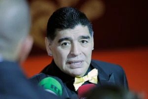Da li mu je ostalo imalo samopoštovanja? Maradona u Dinamu...