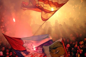Navijači zbijaju šale: "Ovo ne doprinosi smirivanju tenzija" (TVITOVI)
