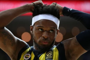 Završio karijeru, pa se vratio u Fenerbahče