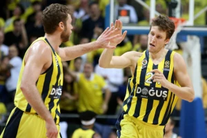 TBSL: Fener demolirao Trabzon