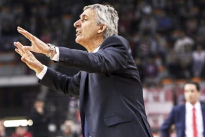 Pešićeve metode, 40 minuta držao lekciju igračima u svlačionici!