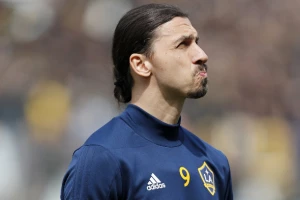 Ibra "briljira", dva meča suspenzije zbog davljenja!