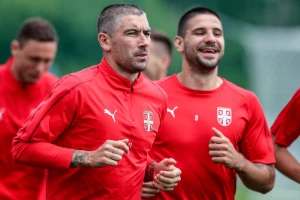 Vreme je za glasanje - Ronaldo ili Kolarov?