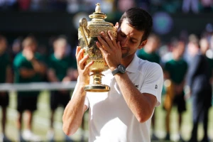 Teško je zadržati suze - Novak nakon trofeja prigrlio Stefana