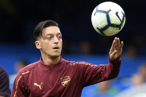 Ništa novo u Arsenalu, Ozil ponovo "problem" u Londonu!