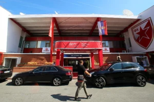 Hrvati se izblamirali - Zvezdin stadion nazvali po poznatom folkeru!