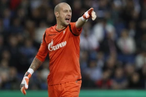 Milan Borjan u sjajnom društvu, još jedno priznanje za Zvezdinog golmana