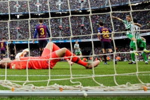 Dmitrović, pa Ter Štegen, - Napadači ih "obožavaju"