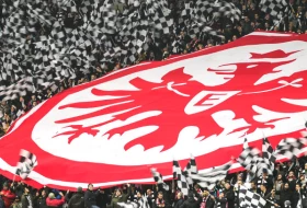 Navijač Ajntrahta preminuo posle srčanog zastoja tokom utakmice Bundeslige