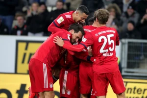 Bundesliga - Bavarci se mučili, pa razbili "Švabe", Levandovski prišao Joviću!