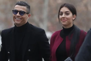 Kritike za Ronaldovu izabranicu, usred pandemije uhvaćena u šopingu!