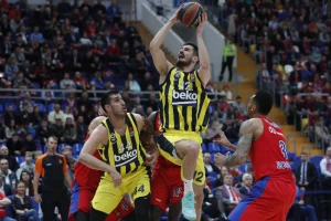 Fener preskočio Efes na vrhu tabele, Kalina briljirao