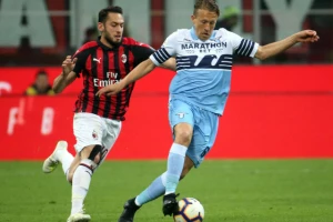 Milan igra opasne igre, Čalhanoglu odlazi kod velikog rivala?