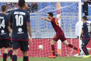 Roma u ciljnu ravninu ulazi u trećoj brzini, Kolarov dao gol DESNOM nogom!