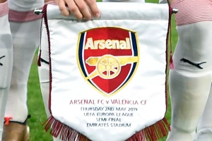 U Arsenalu prelomili, evo kome ide traka!