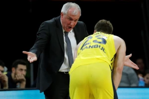 EL - Fener se "raspao", Real treći u Vitoriji