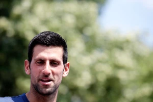 Novak pokazao slabosti pred Vimbldon, poraz na egzibiciji