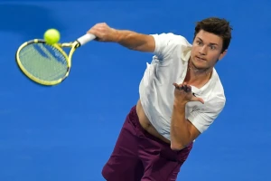 Kecmanović u osmini finala turnira u Sankt Petersburgu