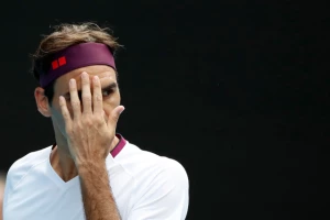 Baš slabo, Federer osvojio set, a onda počišćen sa terena!