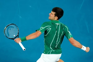 Novak neuništivi, Rodžer ponovo na kolenima!