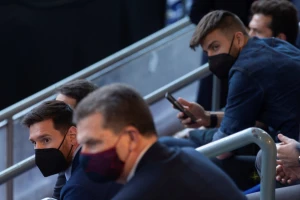 Laporta gura prst u oko igračima, Mesiju porodica izabrala klub?