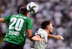 Filip Mladenović pred potpisom