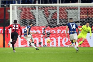 Interu dva penala i jedan pogodak, Milanu aktivan rezultat na San Siru! (POLUVREME)