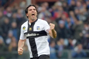 Završio je karijeru, Parma mu odmah povukla dres!