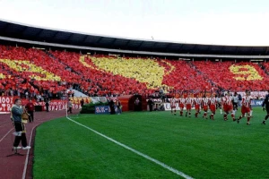 Redovi na "Marakani" - Ko će pre do vrednog parčeta papira?