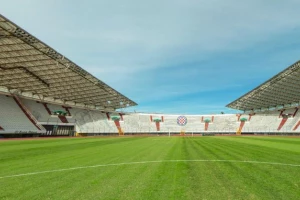 Dinamo se stavio na raspolaganje Hajduku - "Poljud" potopljen u nevremenu