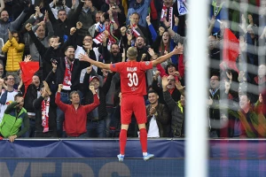 Najtraženiji napadač Evrope čeka na plaži, odbio 11 miliona, prihvatio tri puta manji novac?