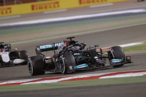 Neizvesna završnica u Bahreinu, Hamiltonu prva trka u novoj sezoni!