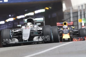 Hamilton pobedio u trci za VN Velike Britanije