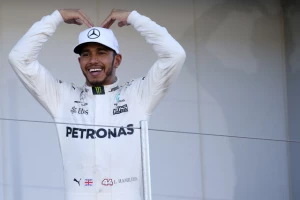 Zašto Hamilton okleva sa potpisom, da li se sprema ''transfer bomba''?