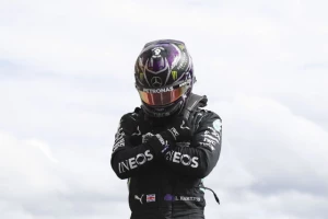 F1 - Haos u Toskani, Hamilton na korak od istorije!