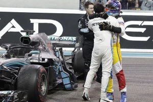 F1 - Hamilton pobedio u Meksiku, teorija ga deli od nove titule, incident u finišu!