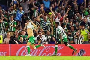 Hoakin sam svoj majstor - prizor iz svlačionice Betisa da se naježiš!