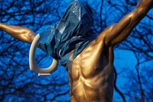 Ibrina statua našla "sigurnu kuću"?