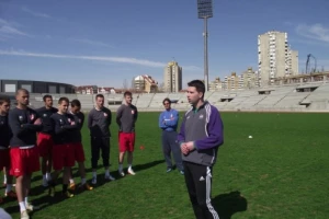 Izglađeni nesporazumi - Radnički opet jedinstven