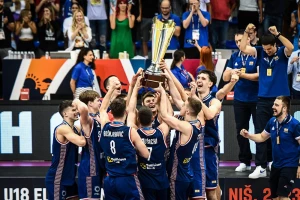 Zvezdina javna čestitka šampionima ''pre nego što krene prisvajanje zasluga....''