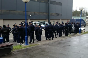 Je l' to sport? Sudije dovozi policija!
