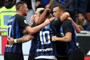 Legenda upozorava Inter: "Vembli je kao polje krompira!"