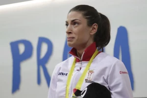 Ivanine suze radosnice uz srpsku zastavu i himnu!