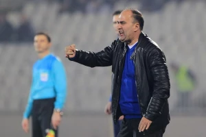 Dragan Ivanović seda na klupu Voše?