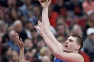 Jokićev "dabl-dabl" dovoljan da pokvari Lenardov debi, Bogdan dvocifren, a Kari veličanstven!
